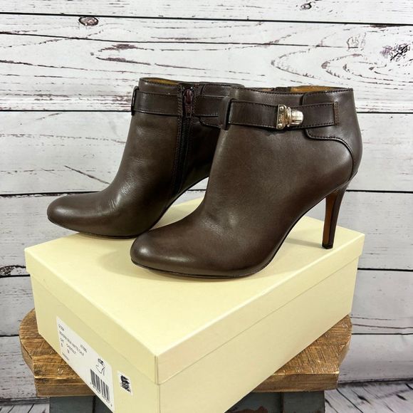 COACH Sondra Semi Matte Calf Ankle Zip Bootie Size 8 Medium Chestnut LIKE NEW! - Picture 2 of 10